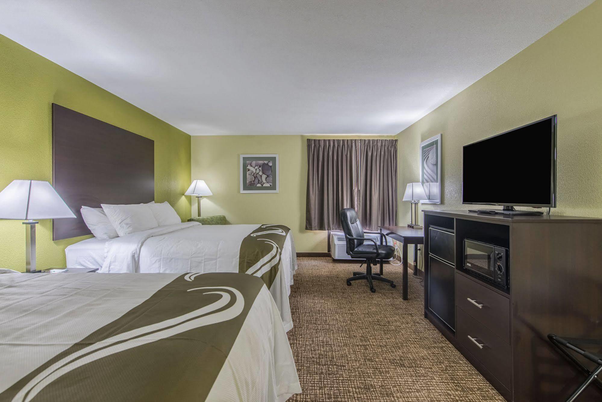 Cardinal Inn & Suites Muncie Esterno foto