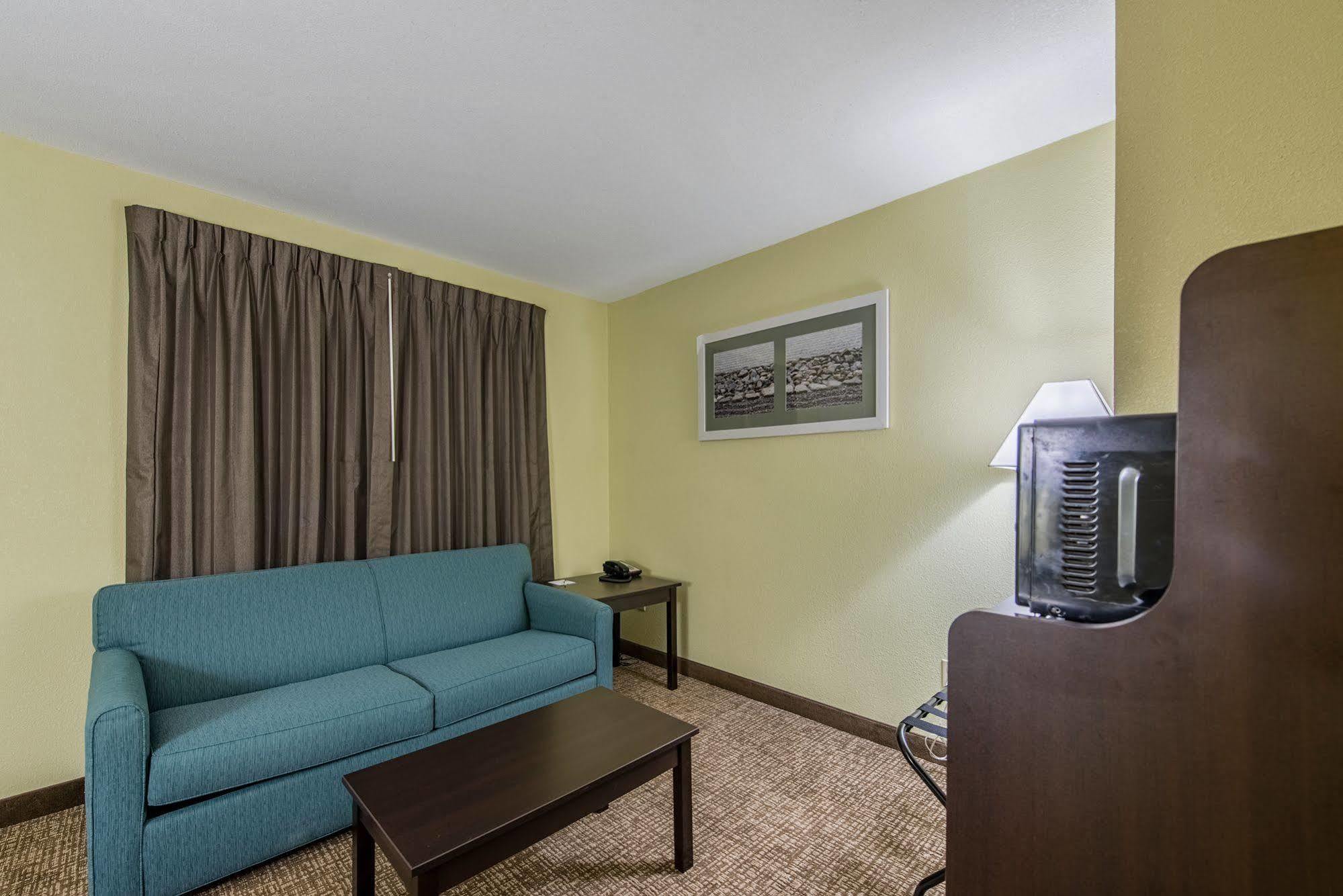 Cardinal Inn & Suites Muncie Esterno foto